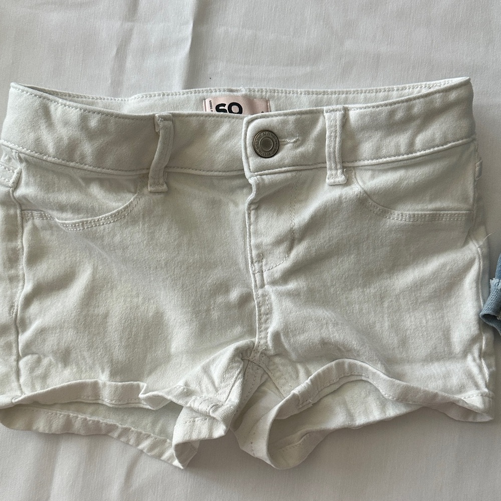 Bundle 2 SO Distressed Denim girl Shorts size 7 and white shorts size 8 - Picture 4 of 9